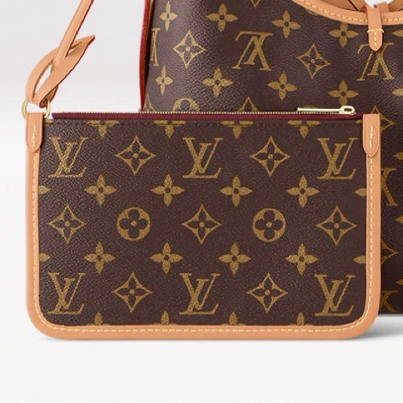 Louis Vuitton Monogram carryall pm wristlet - Picture 1 of 10